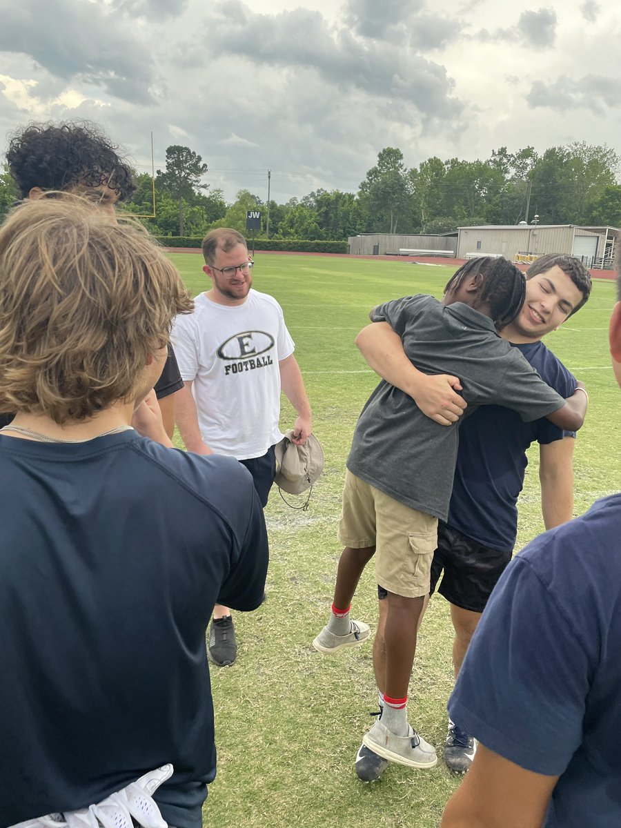 EHSBRAthletics's tweet photo. Congrats to Will York ‘24 on being the first recipient of the #8 Honorary Jersey! This is a rising senior award to the person that most represents the spirit of the beloved Jimmy Williams! It will be the first time the #8 has graced the @EpiscopalBR football field since 1996! https://t.co/7XYWJvid1T