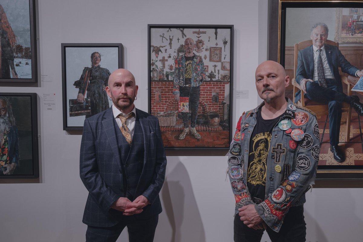mallgalleries's tweet photo. Tomorrow is the last day of the #RP' Annual #Exhibition: https://t.co/ax7QFCIm2R

Today we share Simon Davis' works including 'Warren Ellis', his award-winner portrait (2nd image).

1st image: artist #SimonDavis with his portrait 'Peter Blake is 90' and his sitter #JasonAtomic https://t.co/0WvtcD1MnR