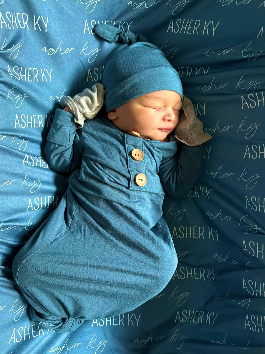 skdew__'s tweet photo. Can’t believe I made this human💙 https://t.co/KWLcqEgFum