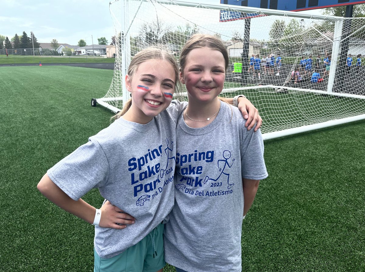 SLP_Schools's tweet photo. A SLP favorite tradition: 4th grade Track &amp; Field Day!🎽Students from all of our elementaries join together at Panther Stadium for a day of fun before they convene at Westwood next year. Competing with support from families, staff, HS pep band and onlookers! #SLPPantherProud https://t.co/B0r8h5kebo