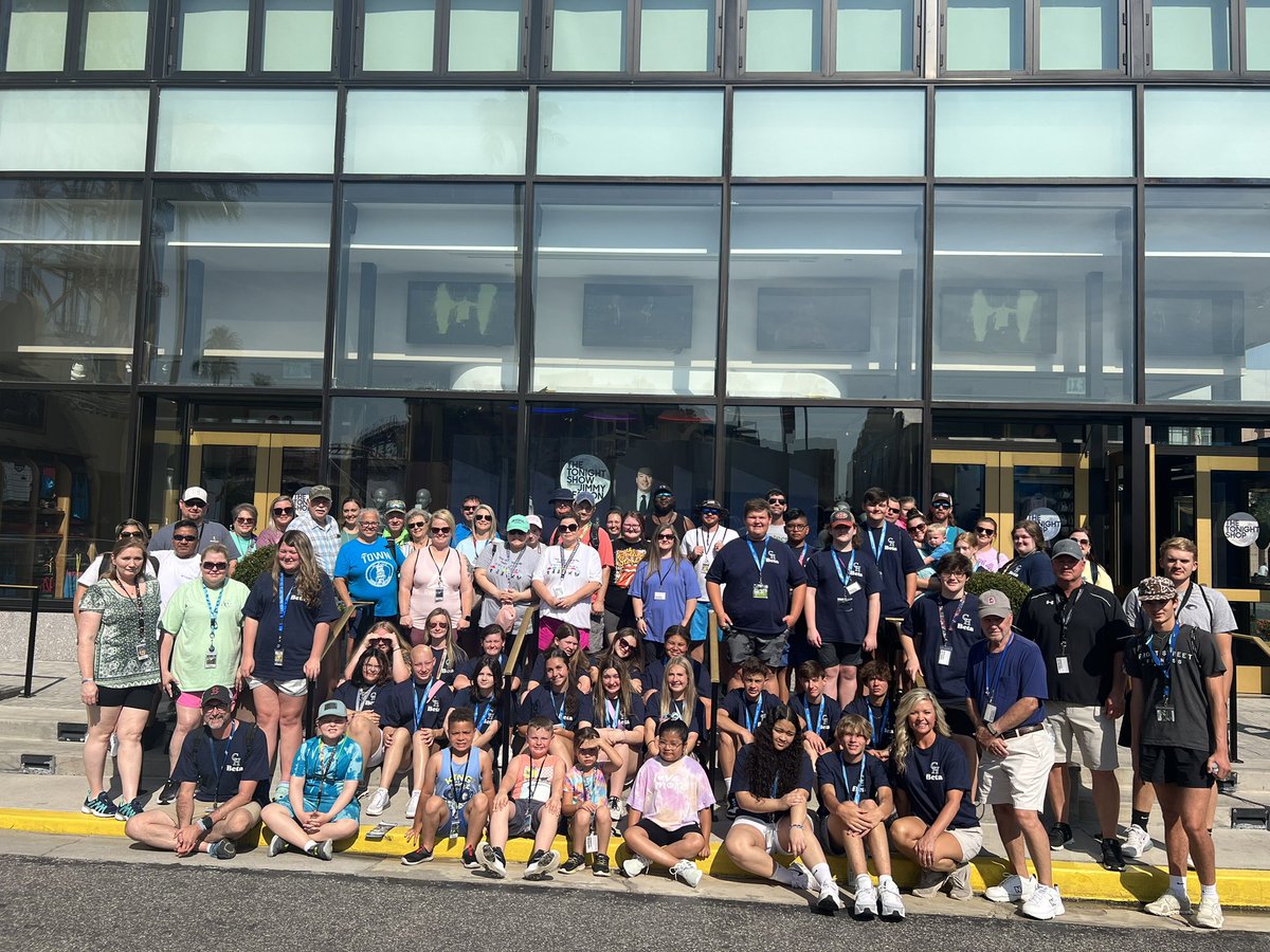 LesleyPrince20's tweet photo. Carbon Hill Jr High Beta Club trip to Universal Studios Orlando @WalkerALSchools https://t.co/BkfCvq099w
