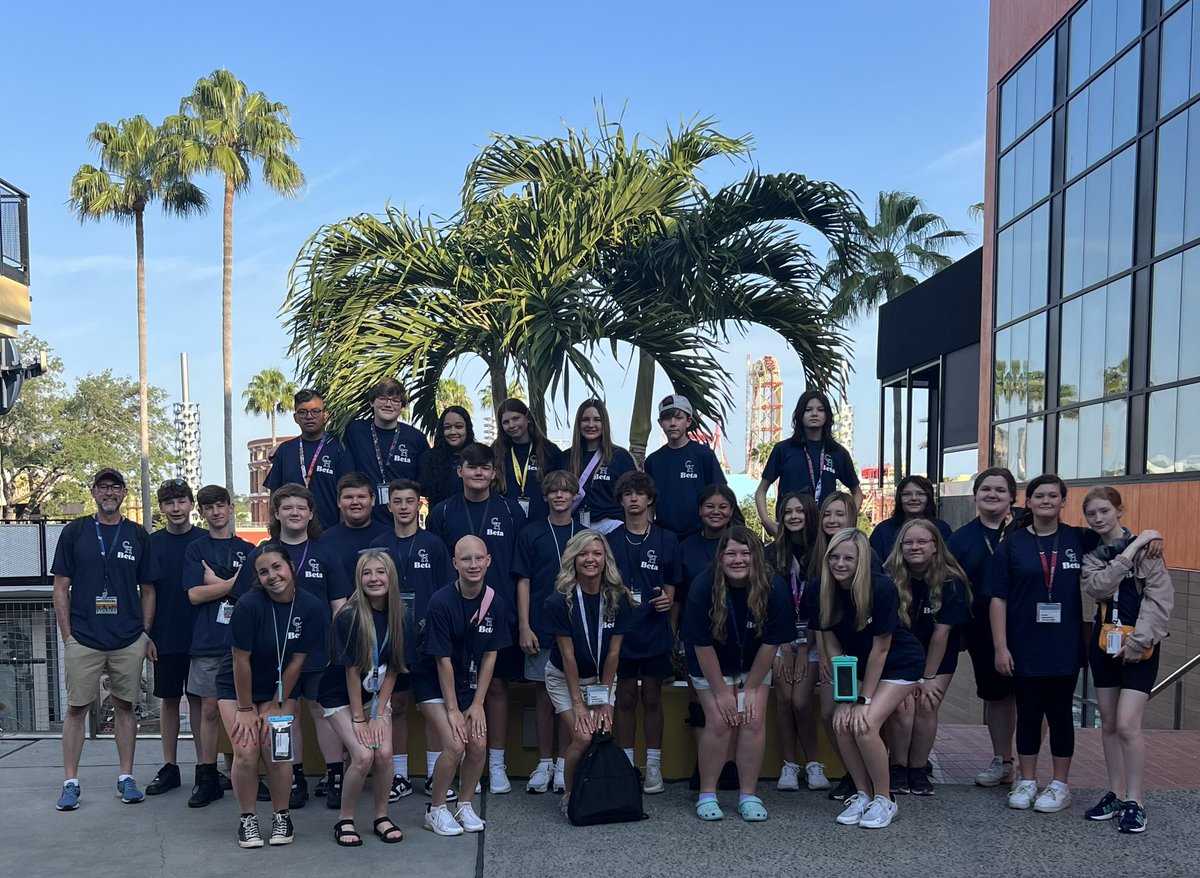 LesleyPrince20's tweet photo. Carbon Hill Jr High Beta Club trip to Universal Studios Orlando @WalkerALSchools https://t.co/BkfCvq099w