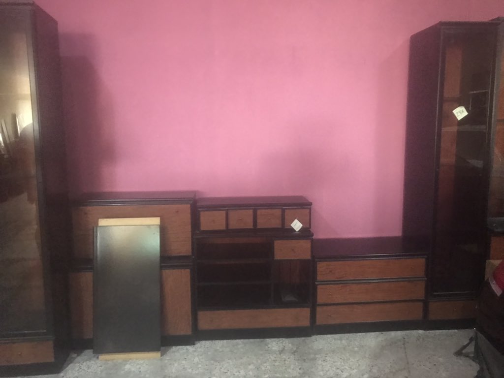 Tenerife: muebles de salón, gratis. Si le interesa, contacte