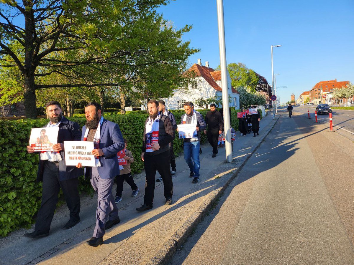 FurkanDanmark's tweet photo. Furkan Bevægelsen I Danmark fortsætter med at fortælle om denne undertrykkelse og uretfærdighed begået imod Imam Alparslan Kuytul &amp; hans 4 elever.

STOP DEN URETFÆRDIGHED!

#FurkanDanmark
#AlparslanHoca
#Unutturmayacağız 
#Susmayacağız https://t.co/JR7fCG0Ddl