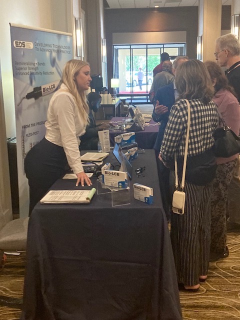CDEWorld's tweet photo. Chatting at the EDS booth at UCD Houston!
@edsdental 
@AEGISDental
#UCD #updatesinclinicaldentistry #ucd2023 #dentistry #clinicaldentistry #RoadShow2023 #restorativedentistry #estheticdentistry #dentistryworld #dentalproducts #Houston https://t.co/1WXby9TmJg
