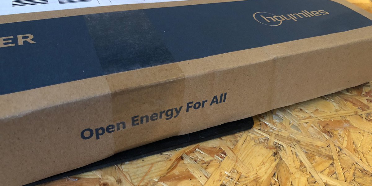 PhillipGoik's tweet photo. #OpenEnergyForAll gefällt mir ☺️👌
Nach den ganzen Berichten von @Alpensichtung musste ich mir einfach einen von hoymiles zulegen. Und bei einem Preis von 469€ mit 2 Modulen & diesem Wechselrichter inkl. Lieferung konnte ich nicht widerstehen. 😎 #JederQuadratmeterPVzählt #Nerd https://t.co/wnQ4qaBc29