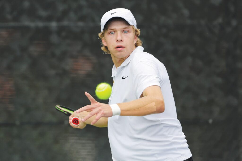 EliavAppelbaum's tweet image. "BIRD BEATITUDE"

Oak Park High boys' tennis team captures second straight Coastal Canyon League championship. Head coach Adam Nielson and No. 1 doubles dynamic duo Ronith Vishal and Ryan Bennett talk about season.

Photos by @Michael_Coons

My story: theacorn.com/articles/bird-…