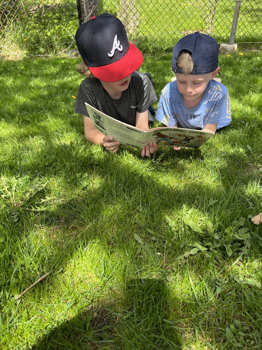AvonHahn's tweet photo. Enjoying reading books by Robert Munch with our learning buddies outside on a beautiful Friday afternoon. https://t.co/0ePj51EGOC