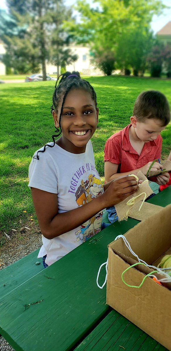 LearningAtJES's tweet photo. Our 3rd graders got to experience the Francis Willard one room schoolhouse and tour the Lincoln Tallman house yesterday. They also got to play games and do chores that they did in that time period. @RockCtyHistory https://t.co/QybKZ7Agn9