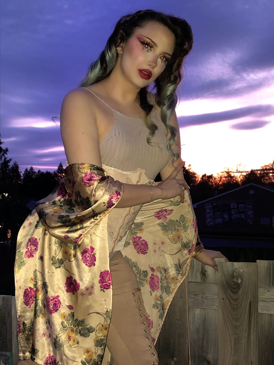 𝕭𝖚𝖓𝖓𝖎 🔪 tweet media