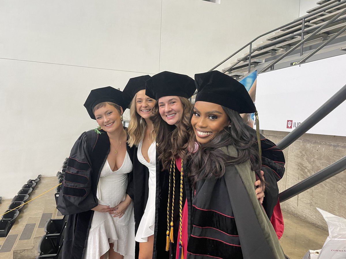 vgwilburn's tweet photo. Look our world!!! These women will change the world! 🎓

#IUOTD #IUPUIGrad23 https://t.co/YncM4y9mKU