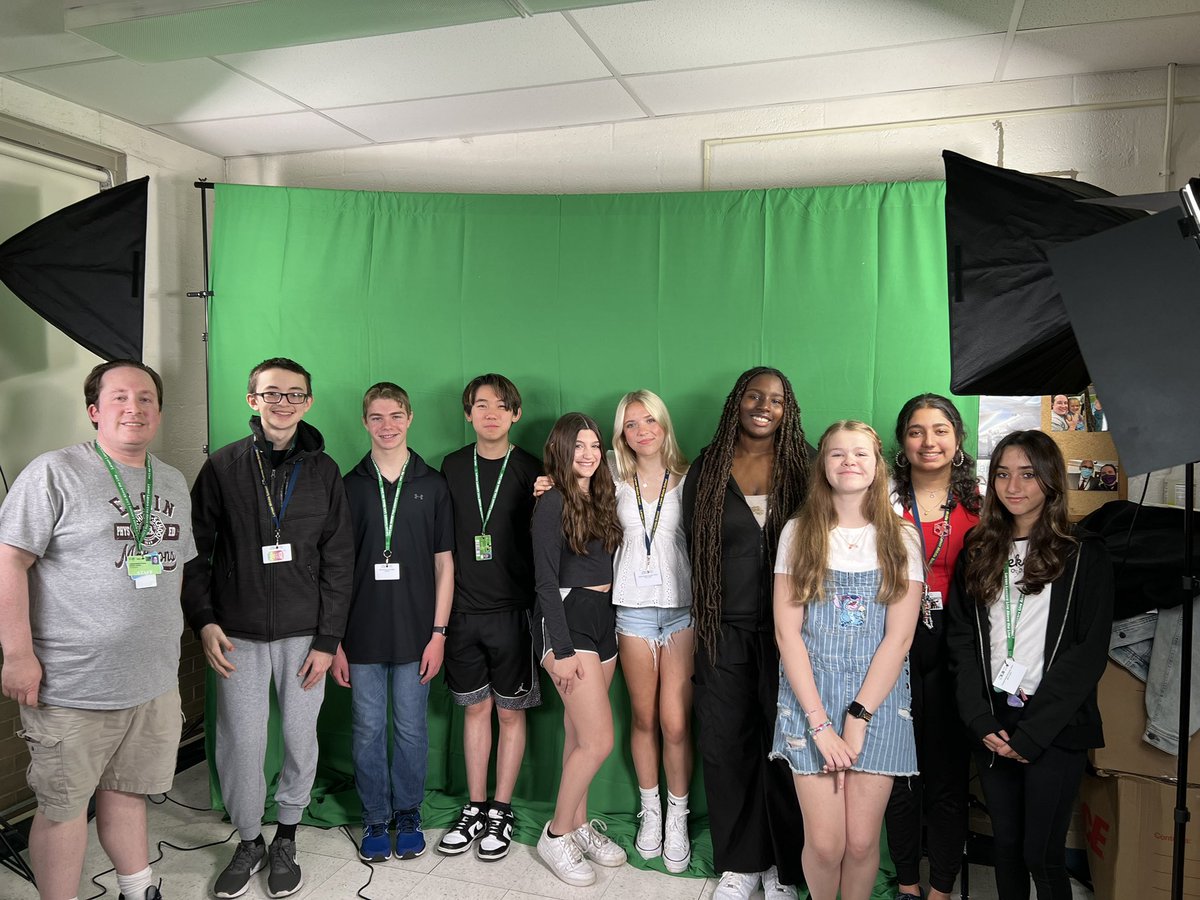 AffleckDan's tweet photo. Today @LarsenMSPride my broadcasting club completed their first LIVE broadcast. Normally they’re taped and edited. My crew nailed it and performed as professional broadcasters. Thanks @sdu46 for supporting my amazing students. #U46rising #knightscoop #GOLancers https://t.co/6S6uRAnzkL
