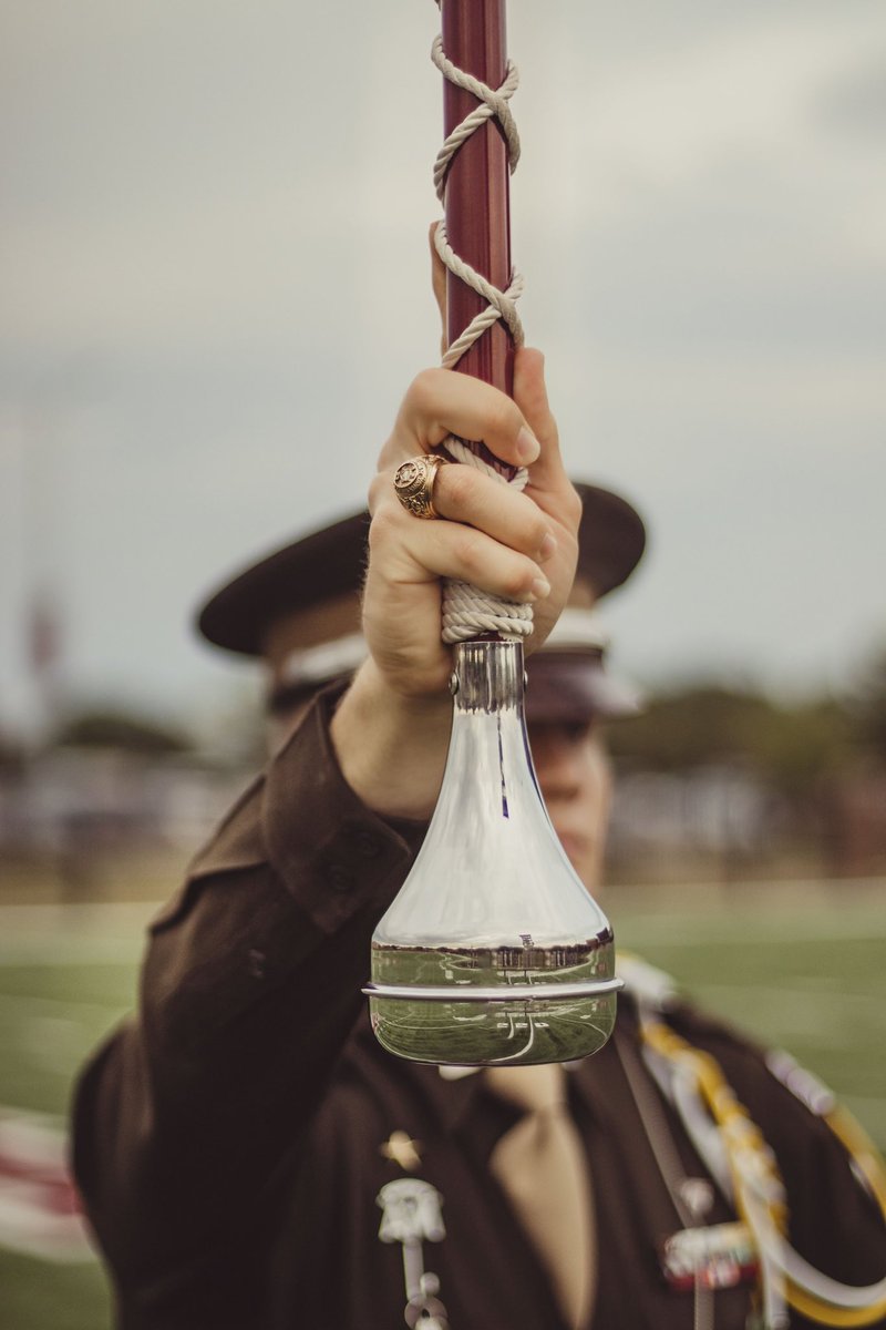 TheKristenAnna's tweet photo. #TAMUgrad https://t.co/QMgS5IgOW1