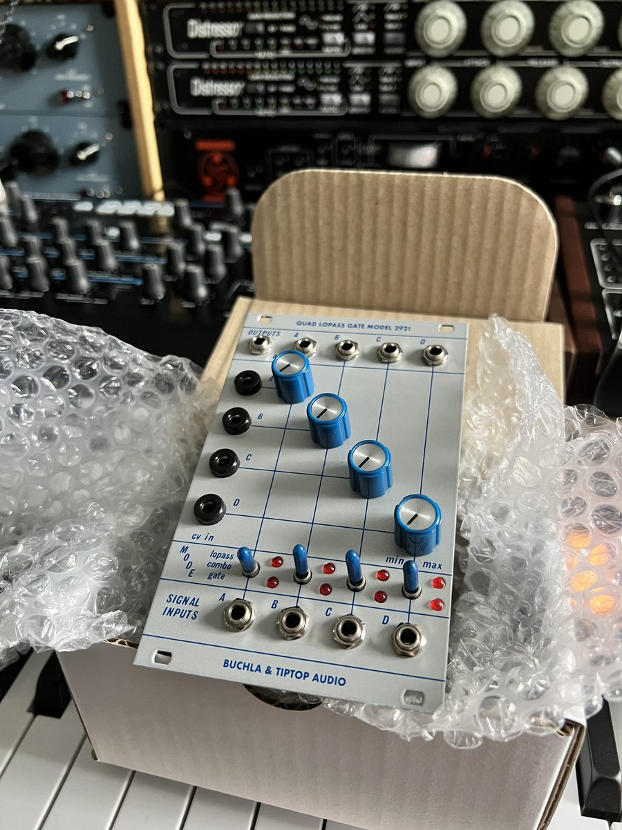 FlotronMusic's tweet image. Can’t wait to play with this one!
#buchla #modularsynth #eurorack