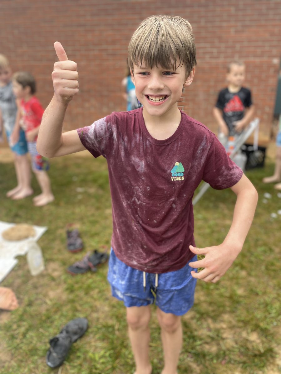 mrspruittfirst's tweet image. So much fun today! Field day is the BEST! @MillsRiverSch #heretofly