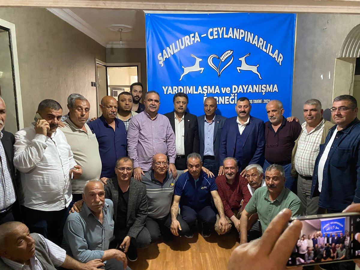 DERNEK2023's tweet photo. Şanlıurfa MHP milletvekili adayı eczacı osman mutlu,mhp il başkan yardımcısı enver mancı ve beraberindeki heyet ile dernek binamıza gelerek hayırlı olsun ziyaretinde bulundu. https://t.co/iqaEDzpTNo