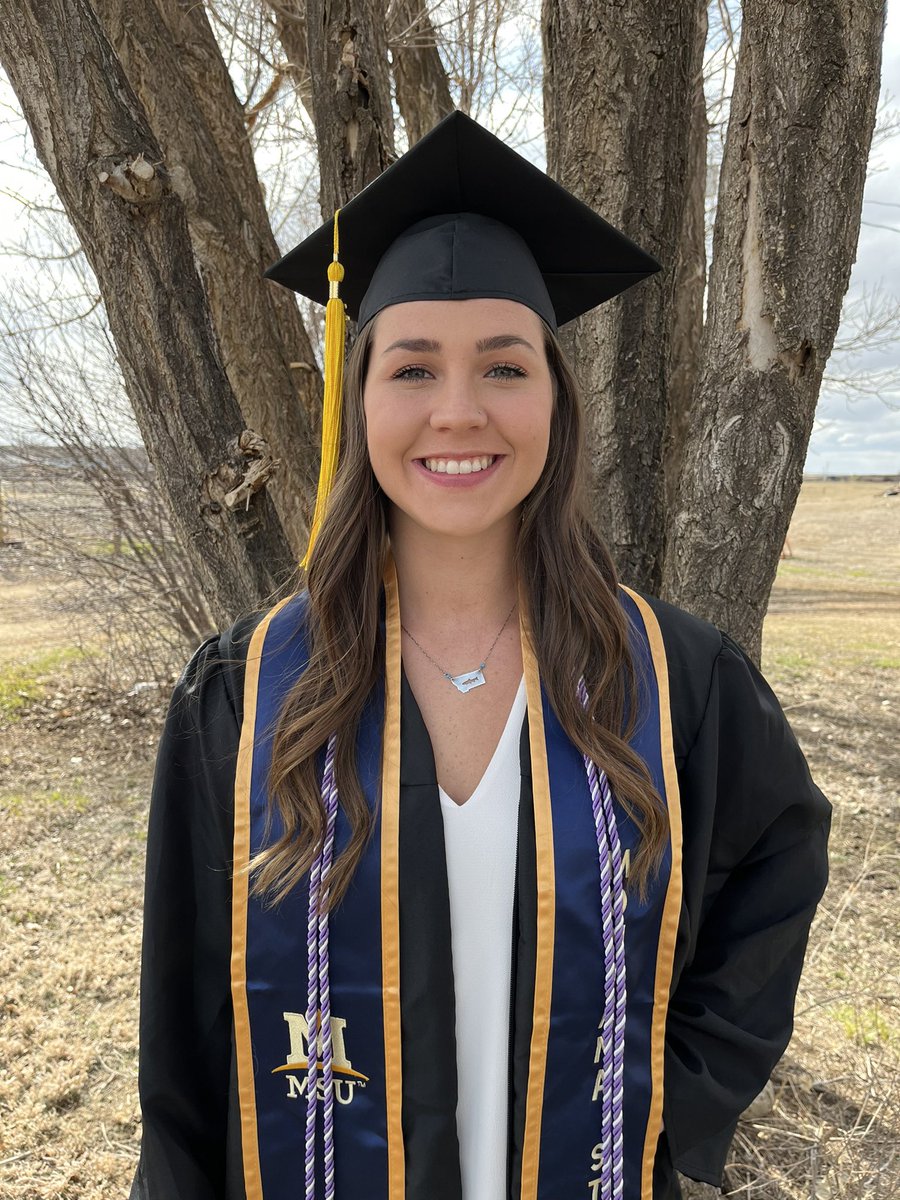 Newton_406's tweet photo. Congratulations Taylor Newton!!! We are so proud of you!! โค๏ธ๐๐ป #catgrad23 https://t.co/5JvNhNuU1r