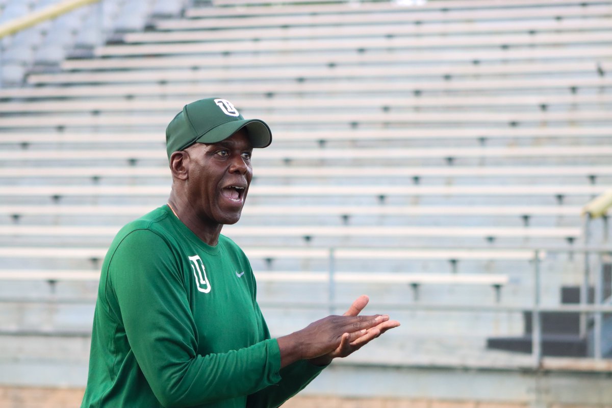 Calling all UNSIGNED prospects NATIONWIDE 😤!!

We know you're itching to lace up the cleats this fall!

Why not do it in historic fashion and be a part of our inaugural group to wear the Green and White for us!

Sign up for our prospect camps: 
bit.ly/tufbcamps