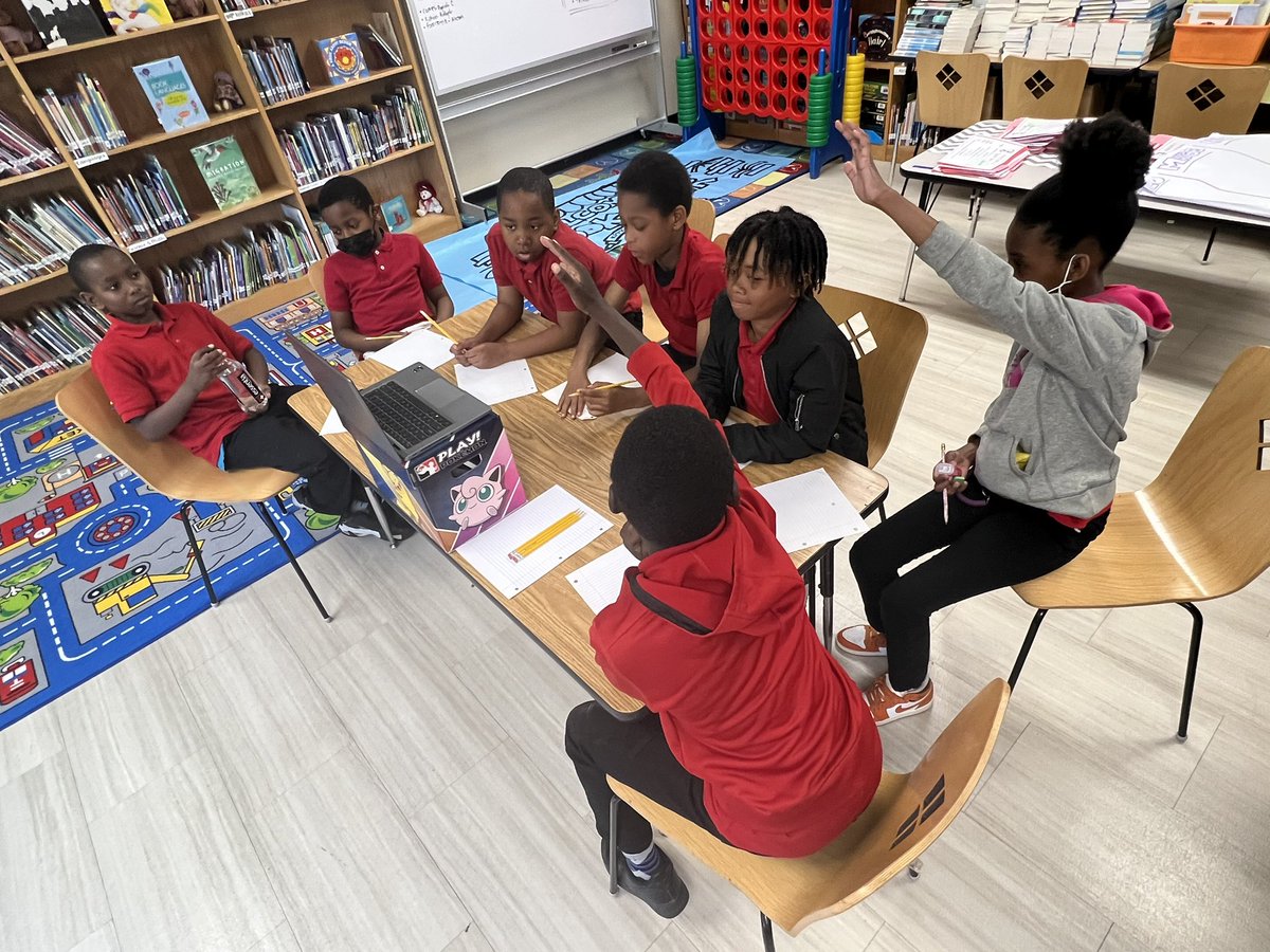 ✏️Our writing session with Ms Grace! @udc_edu @MalcolmXDCPS @DCPSChancellor @MayorBowser @DcpsLibrary #writing #essays #writingcontest #seminars #strategies