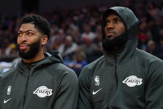 LakeShowYo's tweet image. They laughing and calling you soft, AD.

They saying you a washed-up flopper, LeBron.

It's time to show the world… again.