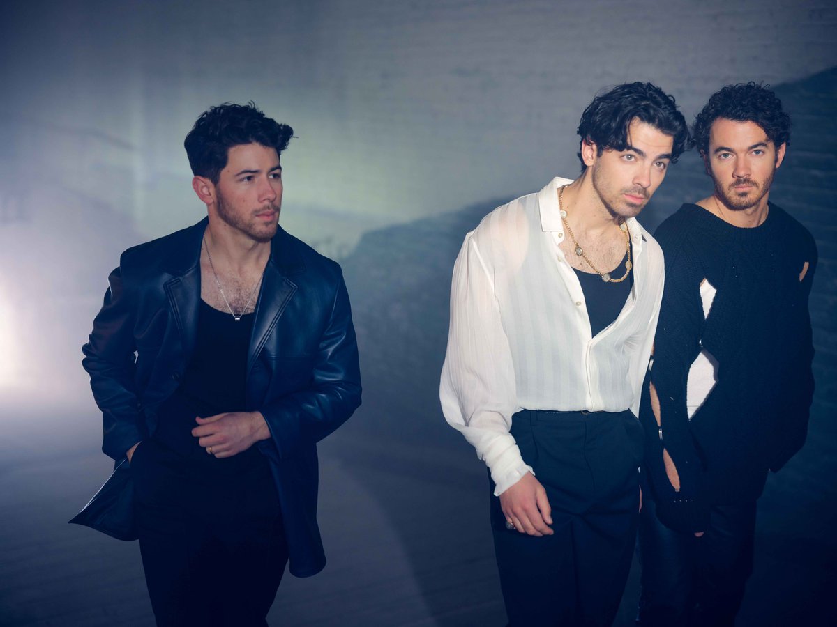 jbrosnews's tweet photo. 📸 More! Jonas Brothers photographed for Flaunt Magazine by Kurt Iswarienko https://t.co/SHp55Ea6NY