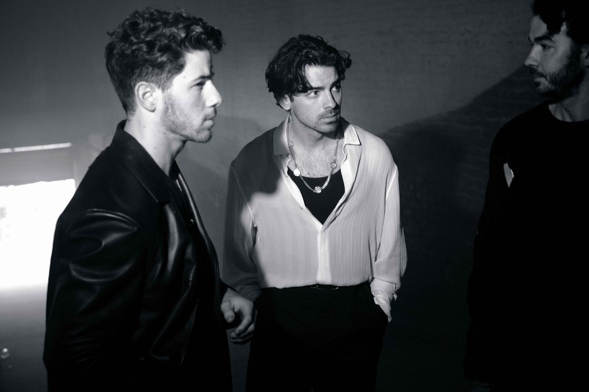 jbrosnews's tweet photo. 📸 More! Jonas Brothers photographed for Flaunt Magazine by Kurt Iswarienko https://t.co/SHp55Ea6NY