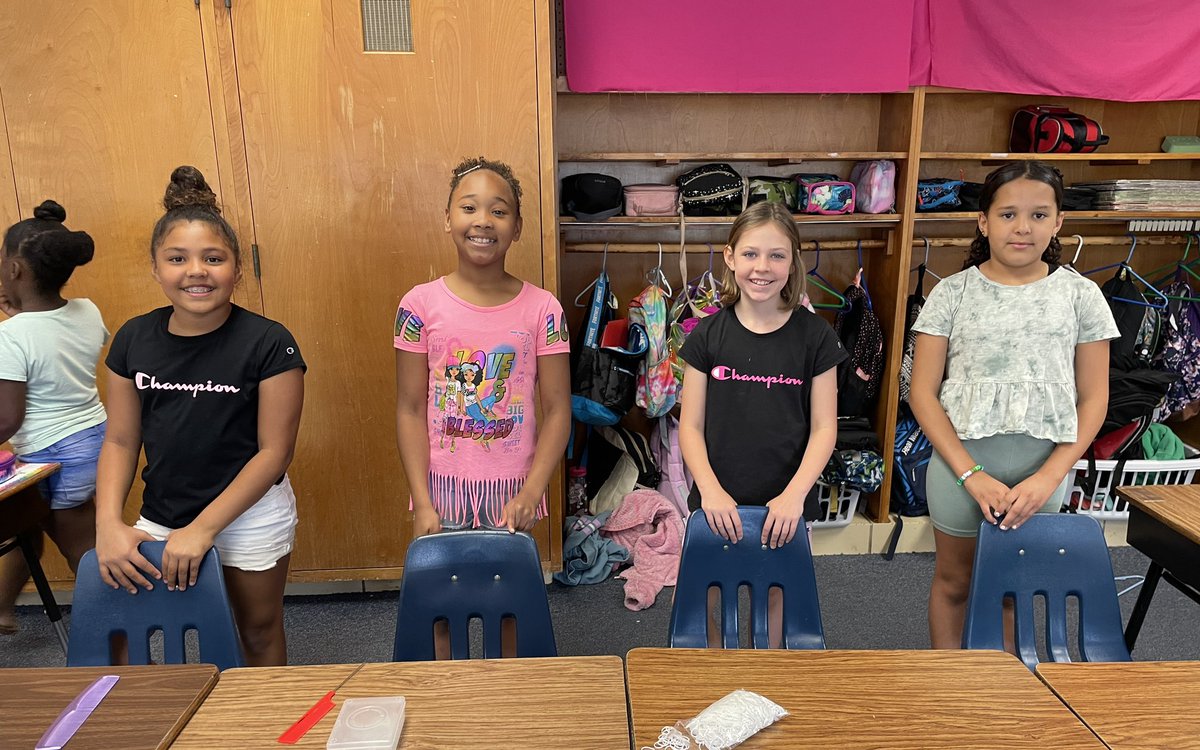 CCPSInstruction's tweet image. Farmington Elementary’s 3rd Grade classes hosted Market Day, the culmination of the economics unit. Students applied the concepts of economic choice, opportunity cost, the use of resources, and the specialization of labor! Great job Foxes! #CCPSFarm