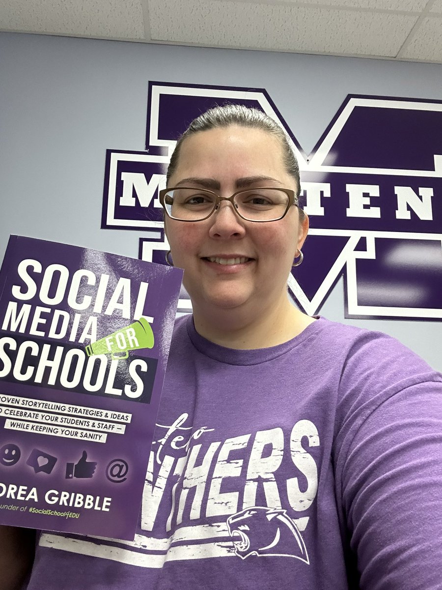 slkaack86's tweet photo. Happy #SchoolCommunicatorsDay!I’m excited to start reading my new book from @andreagribble! https://t.co/Jsi28fspad