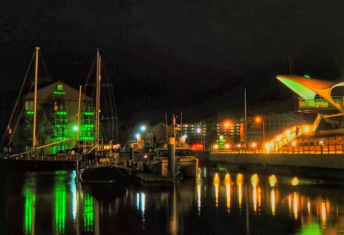HullImages's tweet photo. Hull Marina.

#hull #yorkshire #travel #architecture #hullmaritime #mustbehull #night https://t.co/ITiSpUbvFR