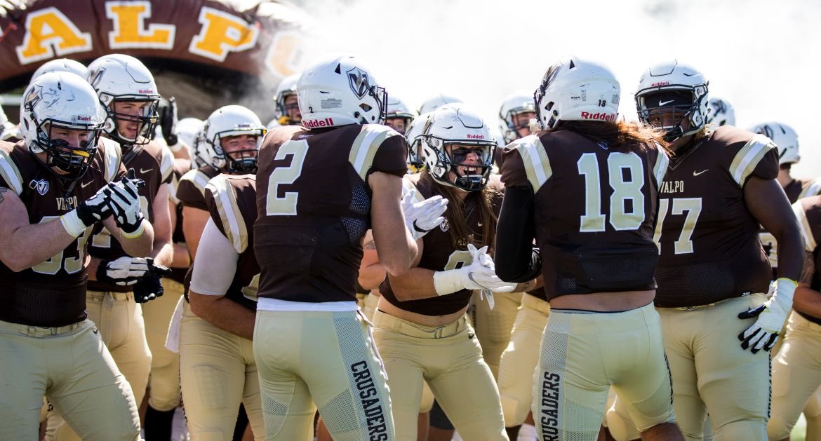 #AGTG After a great conversation with <a href="/Coach_OC_/">Owen Chandler</a> I am blessed to receive  another D1 offer from Valpo University! <a href="/valpoufootball/">Valpo Football</a> <a href="/BrandonHuffman/">Brandon Huffman</a> <a href="/CoachGHerd/">Greg Herd</a> <a href="/ARFOOTBALL1/">AR FOOTBALL</a>