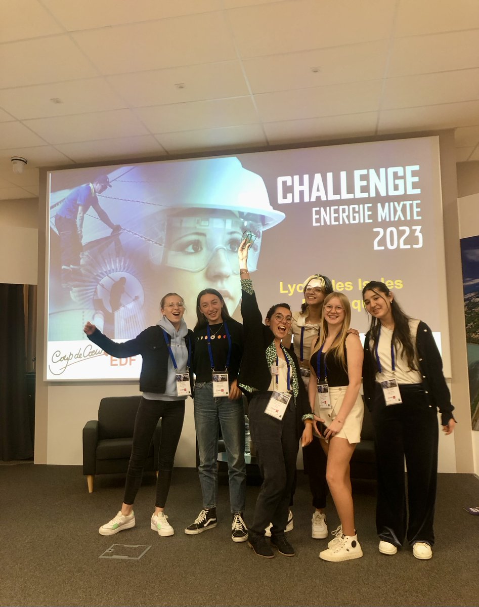 Le collège Le Petit Prince de Gignac La Nerthe et <a href="/dalkia/">Dalkia</a> région Méditerranée remportent le 1er 🏆Prix du Challenge ENERGIE MIXTE 2023 ! 
Merci à leur marraine Cécilia Gervasi de promouvoir les métiers de l'énergie pour les féminiser. <a href="/EDF_RegionSud/">EDF en Provence Alpes Côte d’Azur</a> <a href="/CampusIndustrie/">Campus d'Excellence Industrie du futur - Sud</a>