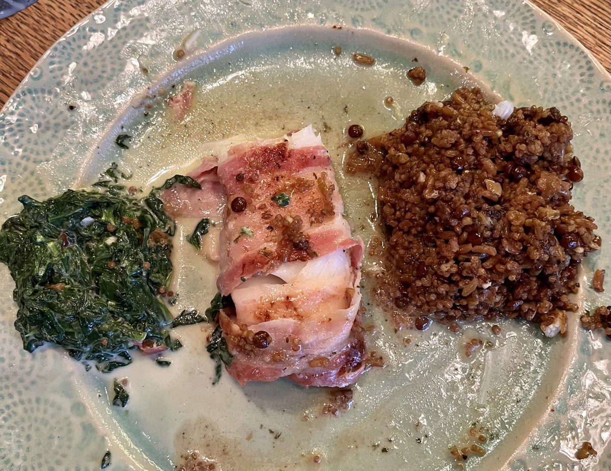 catherinerusse2's tweet image. Same meal. 
Different people. 

#supper #food #Spouses