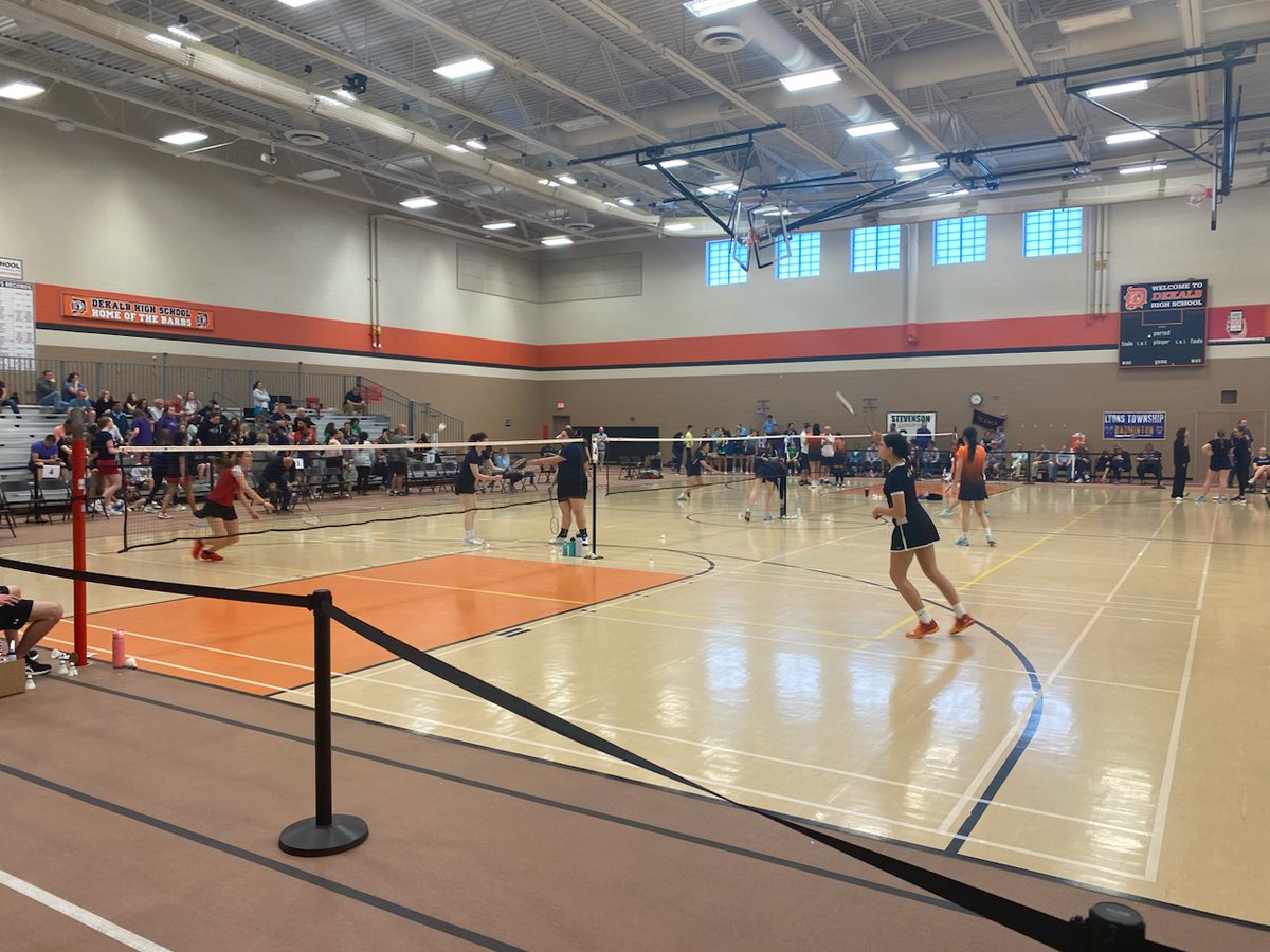 RT 1barbathletics: Barbs from <a href="/DekalbBadminton/">DeKalb Badminton</a> playing in the winners bracket! Let's to Barbs!