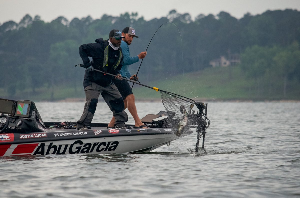 MajorLeagueFish's tweet photo. Tune in to https://t.co/rSvmNb83I2 at 2 p.m. CT to see which anglers get one more shot on Lake Eufaula for the @Toyota Series Presented by @phoenixbassboat Southern Division event!
#WEAREbassfishing #liveweighin #championshipsaturday🏆 https://t.co/SiAmoxwkJ2