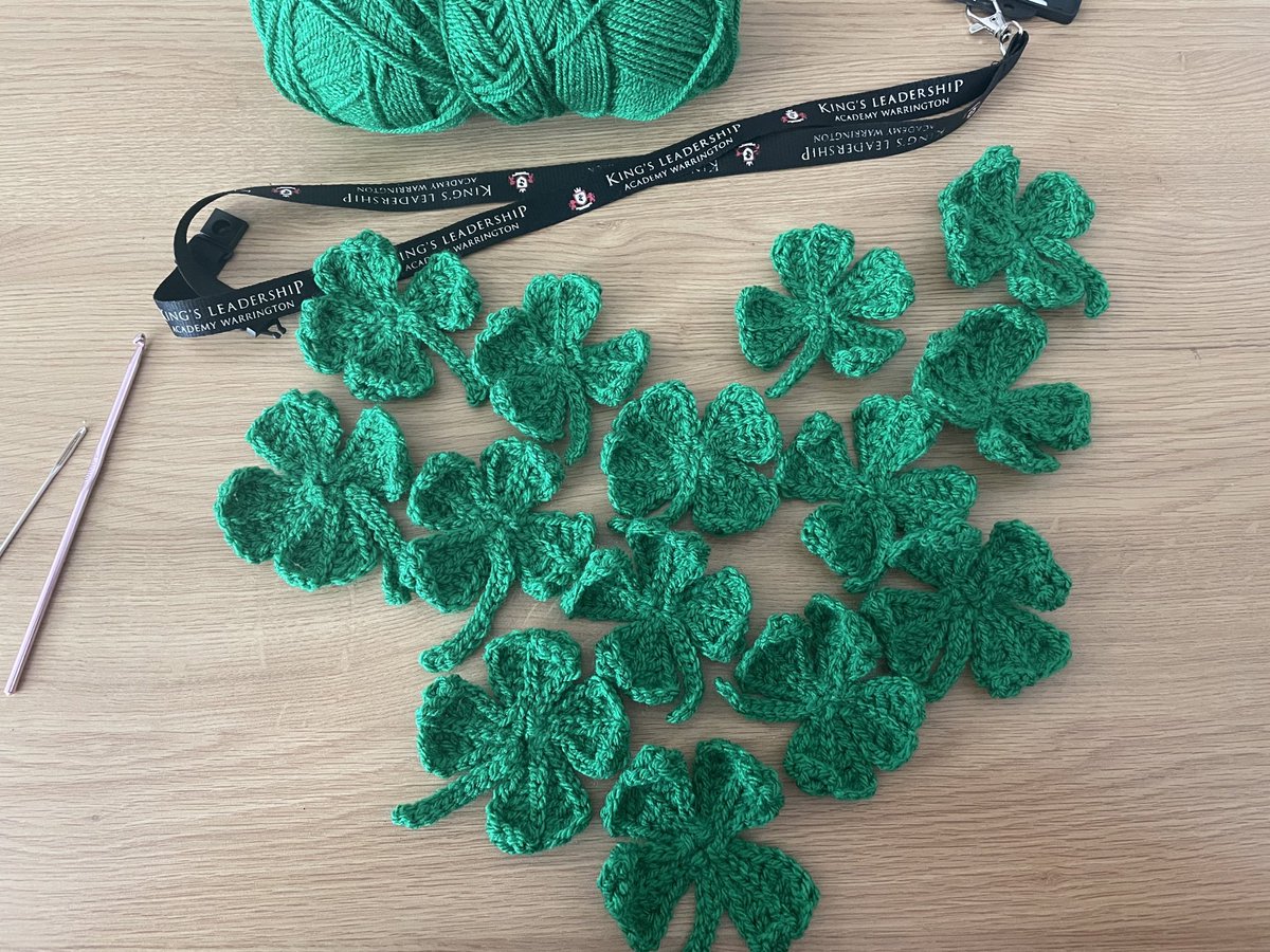 emwalters94's tweet photo. How cute are these crochet four leaf clovers, I dropped in our year 11 gratitude bags today, as a good luck charm to remind our pupils during their exams that they have put in all the hard work already and it’s time to shine! #aspire @KingsWoolston @KSharpKLA @m_chiles #goodluck https://t.co/r0qwVzT1pb