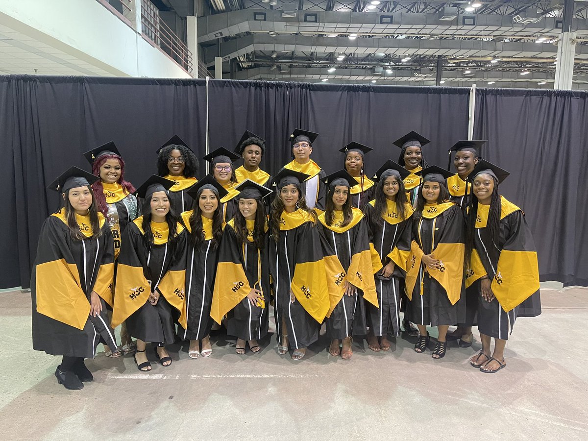 HHS_Canes's tweet photo. It’s finally here 🙌🏾 HCC Graduation Day for our @HHS_Canes @HHS_PTECH @WeAreHCCS #elite18 #first #inaugural #PTECH #earlycollege graduates 🎓 @FortBendISD @FBISDWholeChild @FBISDSupe #bethestorm 🌀 https://t.co/1mvgEjHcNf
