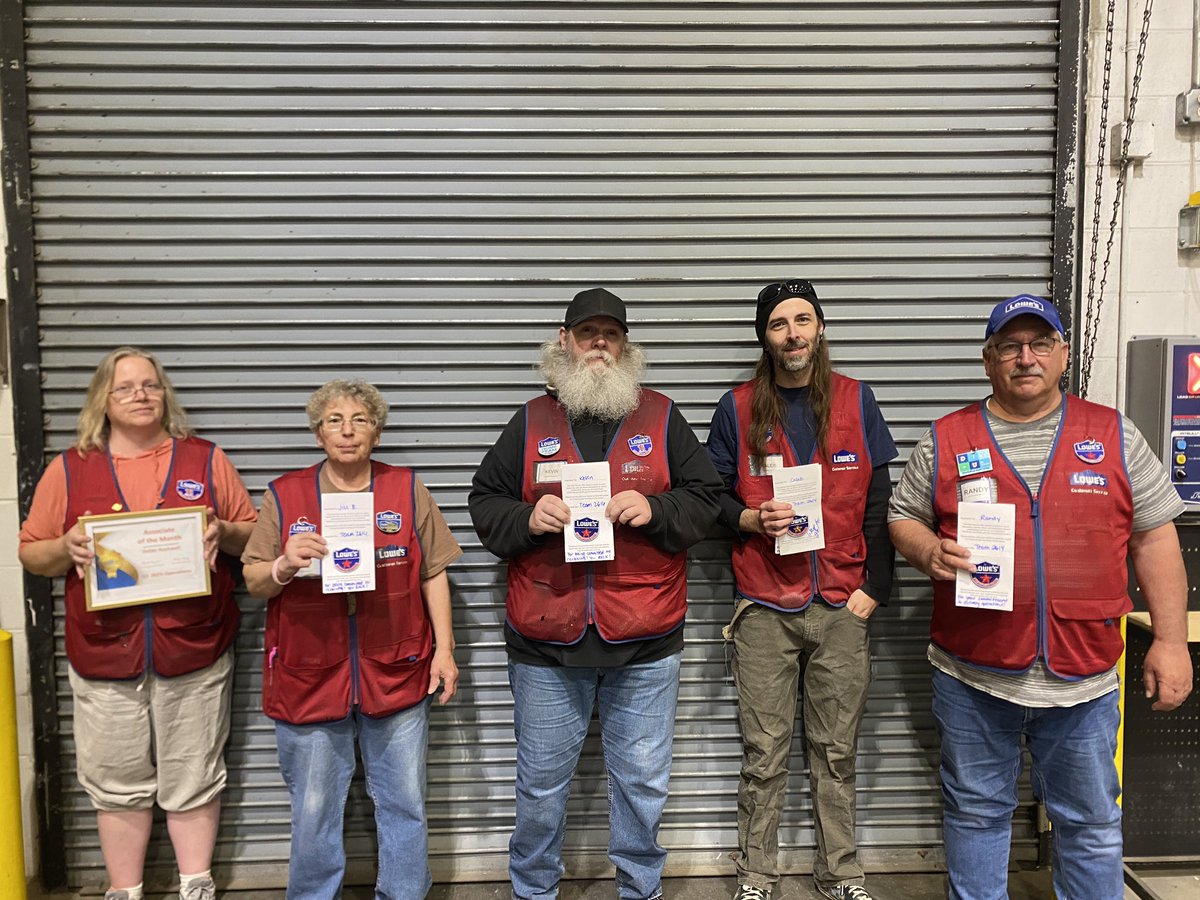 Congrats to our Receiving team, who ALL received Service Stars for being a rock solid foundation for the success of all of us at 2614. Extra special thanks to Debbi, Ops Associate of the Month! <a href="/charlesatlowes/">charlesatlowes</a> @AlexStempovschi <a href="/HR_KristenS/">Kristen Stumpf</a> <a href="/Lowes/">Lowe's</a> <a href="/BlueTeam_R21/">Lowe’s Region 21</a>