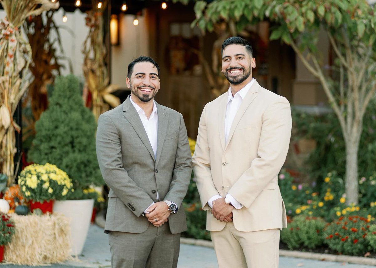 Warm weather wedding tip: the breathability of linen suits will keep you feeling cool, calm, and collected from day to night. Check out our Wedding Wingman tool (link in bio) & discover personalized looks curated to match your wedding style. 📸: @ase_z34 #grooms #weddingsuit