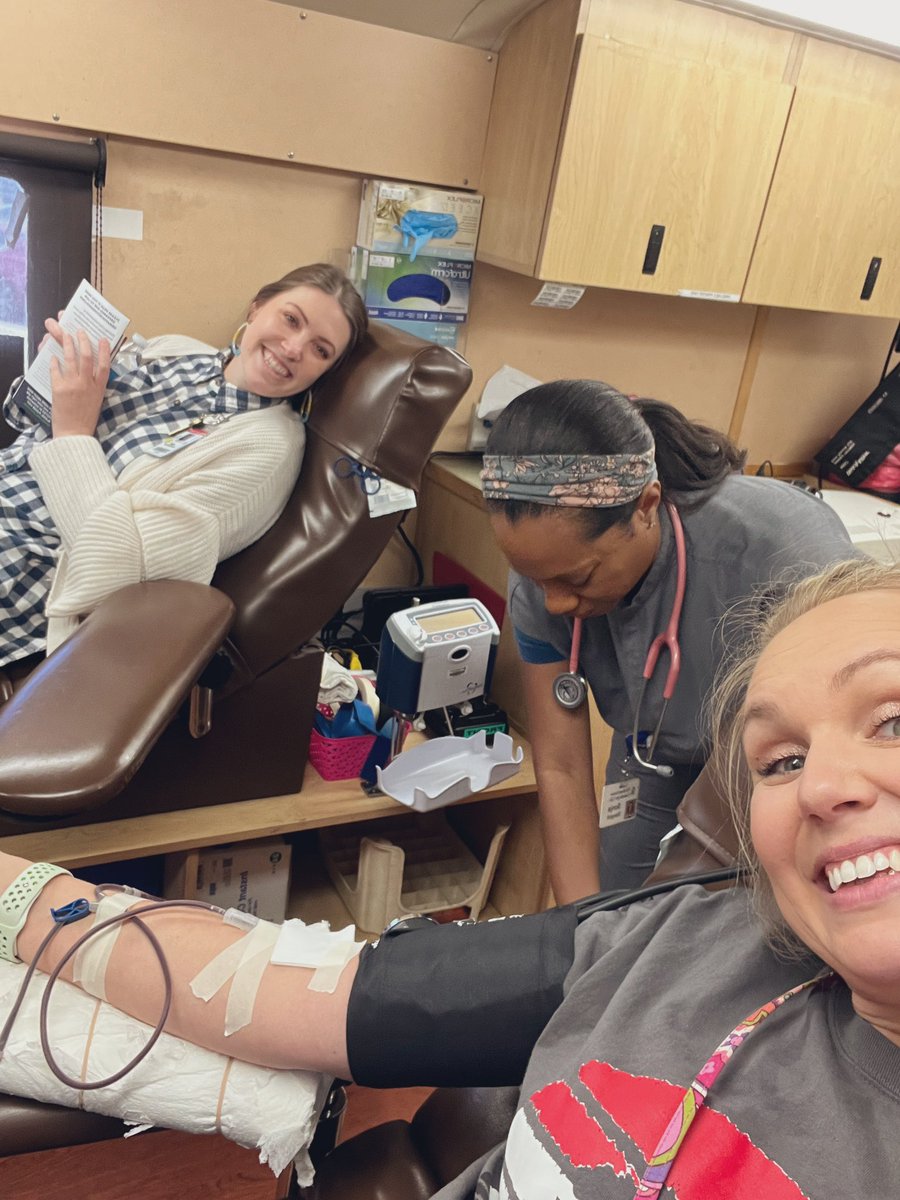 Mrs_Solsberry's tweet image. Ms. Sonnefeld and I are saving lives today! @exleyexpress @sharon_says_so #katyIC #commitforlife