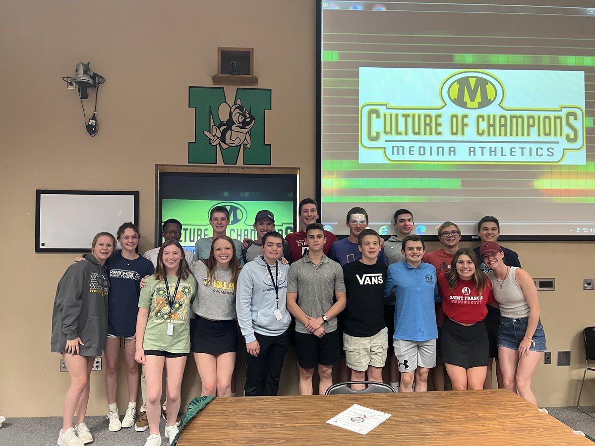 BeesSwimming's tweet photo. 🚨SIGNED🚨Brayden Morford signs with @CMUswimming yesterday! We are excited and proud of him. We look forward to his growth at the next level as a student-athlete!! @medinaathletics @MedinaBoosters @swimswamnews https://t.co/IgWNGAYBbg
