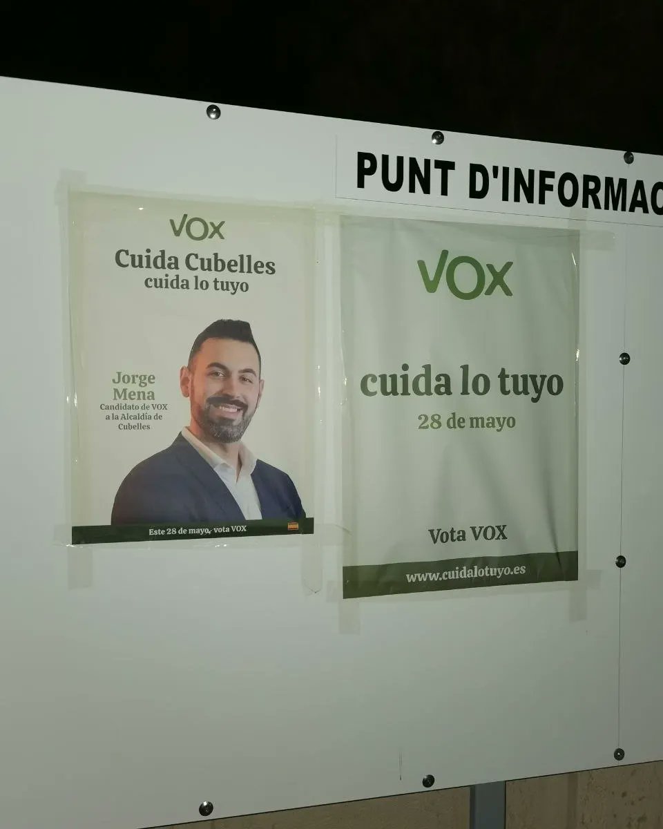 CubellesVox's tweet photo. Primer dia de campaña electoral y Cubelles amanece como siempre, convencida de que hemos venido a restaurar el orden y a cuidar lo vuestro.

#CuidaLoTuyo
#CuidaCubelles https://t.co/rbmYVKljyd