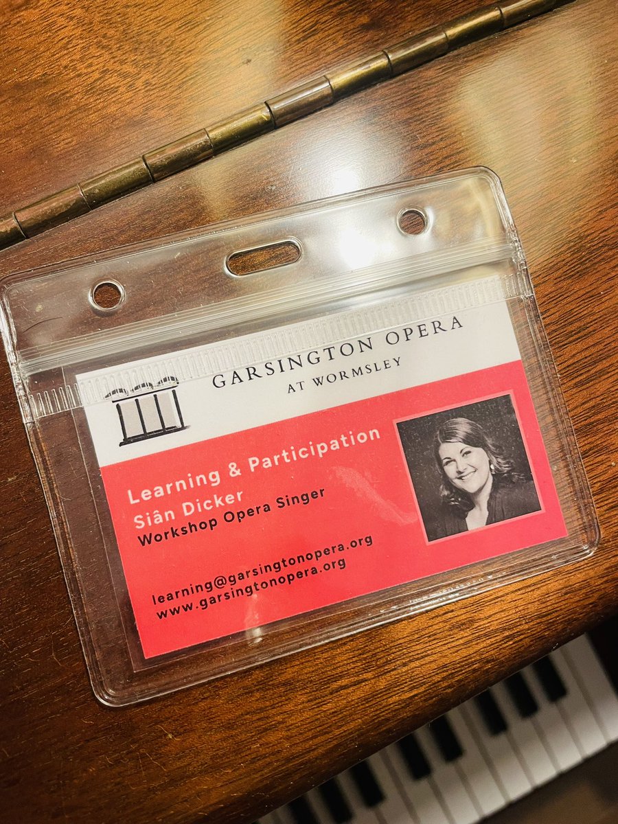 Siân Dicker tweet media