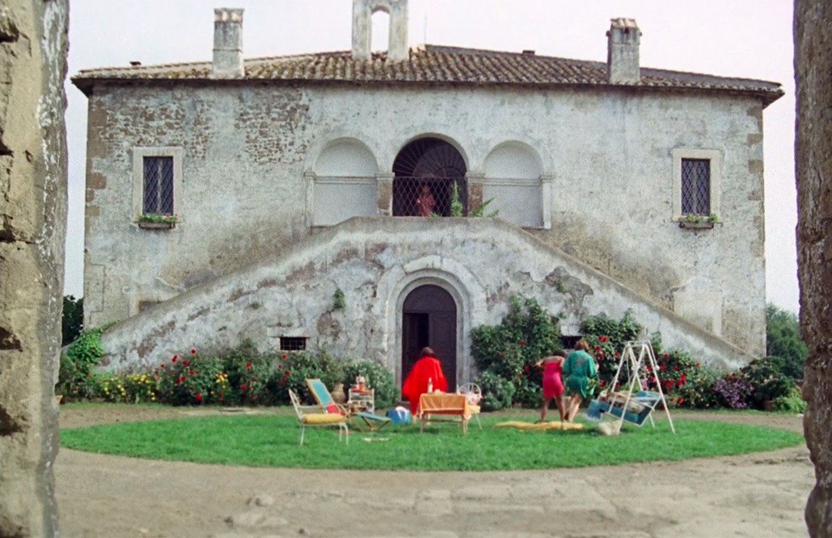 Again watching Sergio Martino's TORSO (1973), also known by its original Italian title 'The Bodies Bear Traces of Carnal Violence'. One of my favourites. 🔪