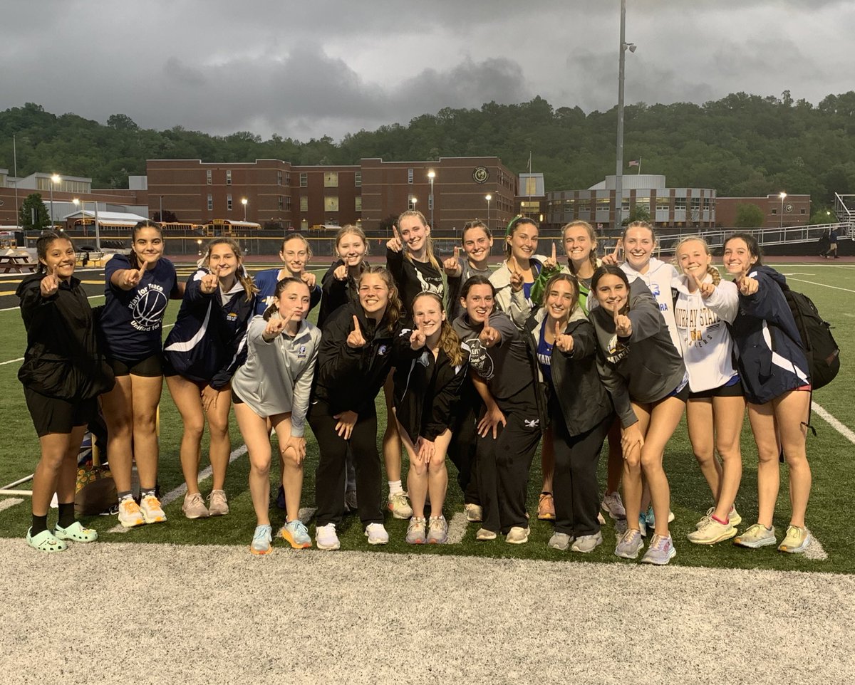 MadeiraHSPrin's tweet photo. It’s a wrap!  The Amazons are the 2023 CHL Champions!  Congratulations!  Go Madeira! #Madeirastrong https://t.co/QYxiGbChI2
