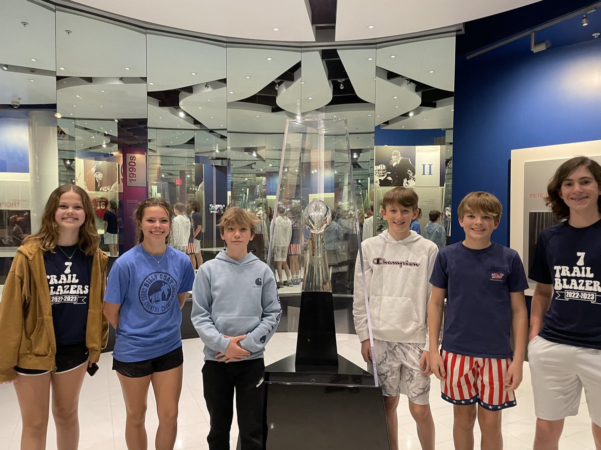 MrsDavisLA's tweet photo. Fun day at the Getfit Camp @ the ProFootball HOF for the 7 Trailblazer team. Thank you @HudsonPTO for transportation to this awesome experience!!! @HMSGilanyiMath7 @BarbGayheart @MrsMcCoyHistory @RebeccaReeseHMS https://t.co/3ROkanNoAX