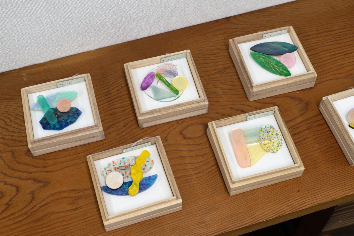 suzukimoeko's tweet photo. 浜松で絵とアクセサリーの展示を開催しています。残り2日ですが、母の日のギフト探しがてら是非🌷
『HIRANO ART AUCTION展 vol.4－始まると広がる－』

日時：2023.5.6(sat) - 5.14(sun)
12:00～17:00 OPEN
※月曜休廊
場所：Hirano Art Gallery
（静岡県浜松市中区元浜166 1F）
＃浜松　#展示 https://t.co/YXkJ6UYdm4