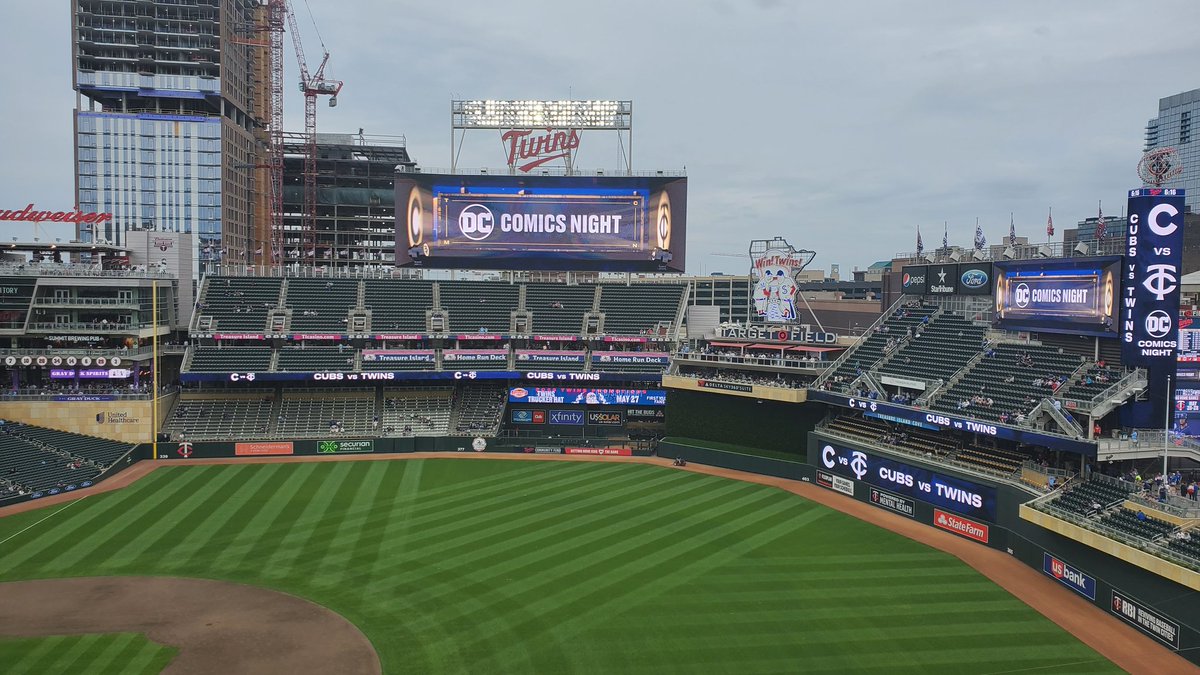 The MCBA at #dccomicsnight @TargetField #MinnesotaTwins