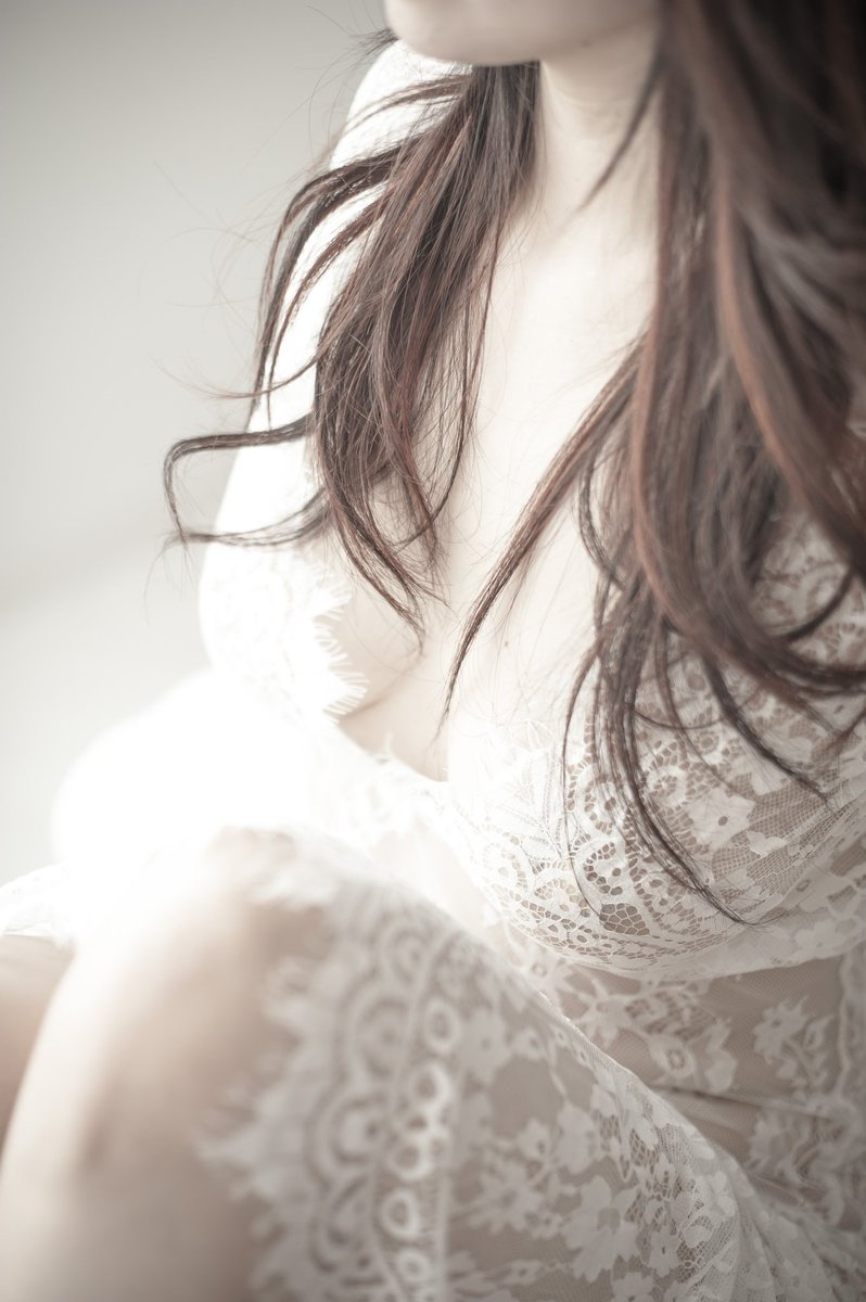 Eurahwill's tweet photo. #美しさのグラデーション
​
ジュエリーもランジェリーも
それだけで十分美しいですが
​肌に纏い　素肌をとおることで
より美しさが際立ち濃くなる

���美しさの賛美をあびると
ますますグラデーションは鮮やかに
​
きれい・セクシー・かわいい
シンプルな言葉で輝きを増していく

#アイジェリー https://t.co/Kf79oaRHpd