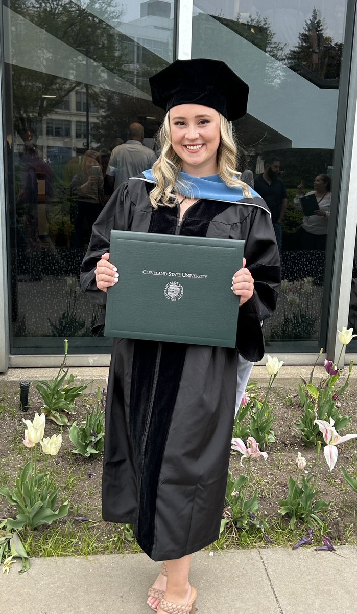So very excited to introduce DR ERIN DIFRANCO!!!
You pushed through tragedy and adversity and still came out on top! Your Dad 😇 is smiling down and beaming with pride for our little E! Keep doing great things! ♥️ u so much