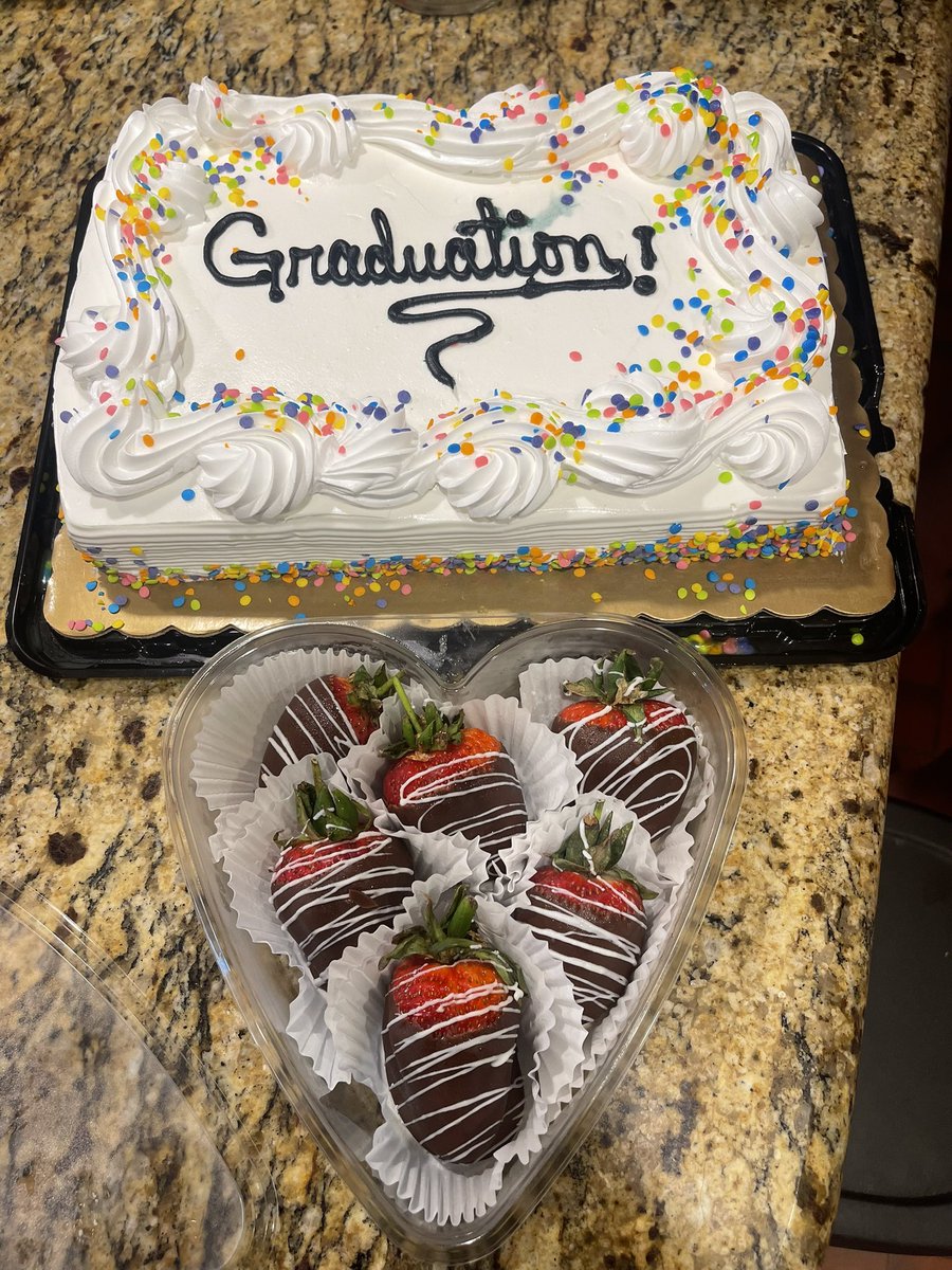 sciencewithcobb's tweet photo. Each day, each moment, we decide what we want to do… Who we want to be… I’m proud of myself for taking these steps and deciding to be a better me - for myself, my family and my students. 💕💕💕👩‍🎓🎉 @UTAGradSchool @UTAScience @ConroeISD #graduation2023 #masters #gradschool https://t.co/YI9xMhaAzq
